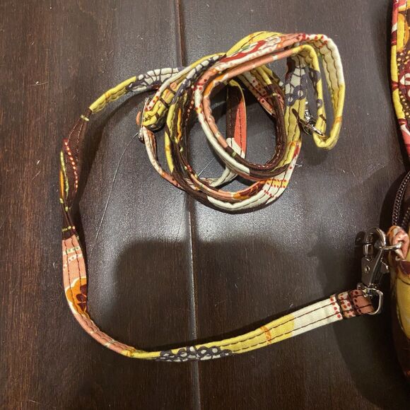 VERA BRADLEY Buttercup Pattern Shoot From the Hip Crossbody/Belt Loop Bag EUC - Picture 7 of 8